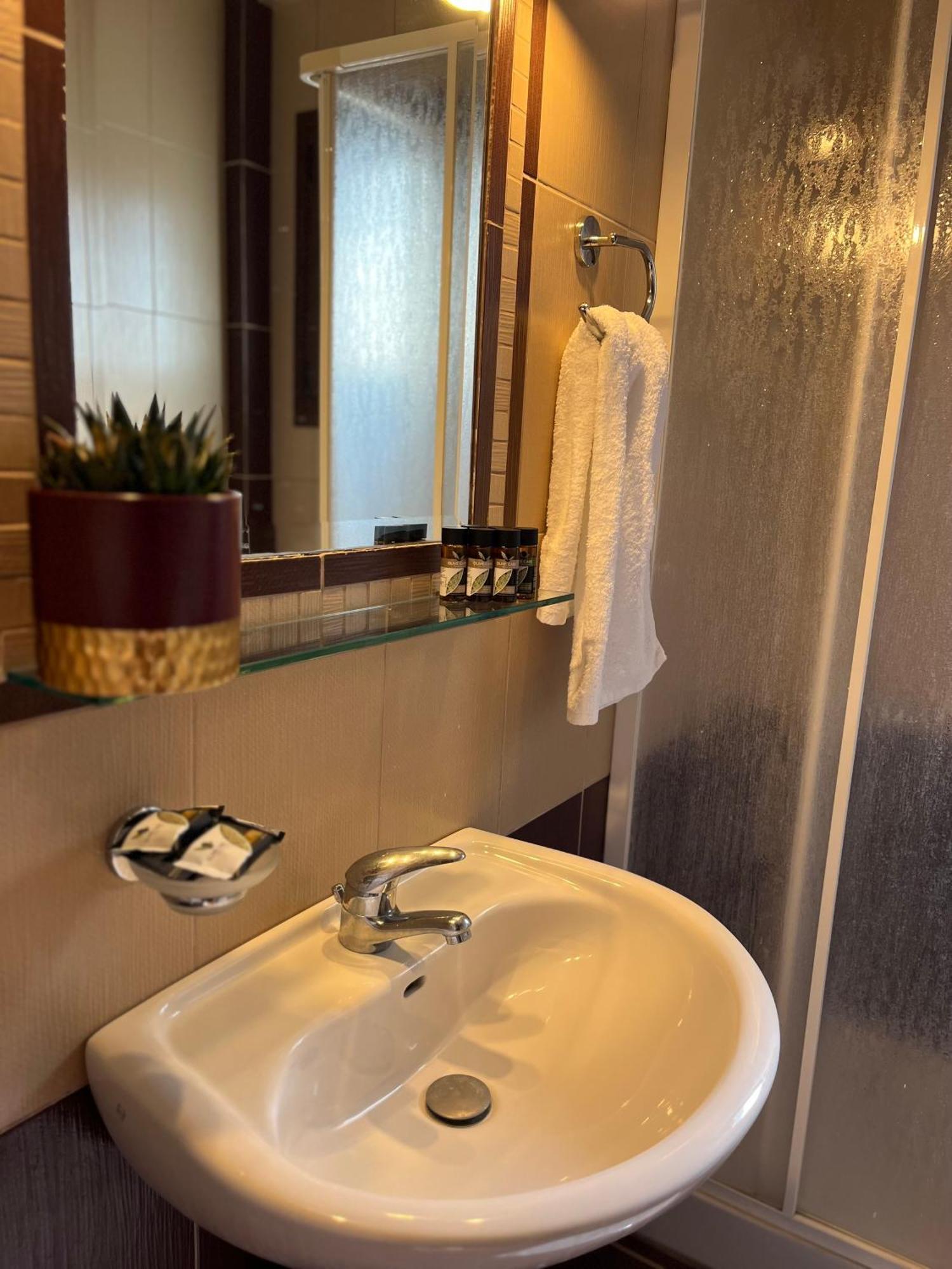 Agnanti Zitsas Hotel Eksteriør bilde